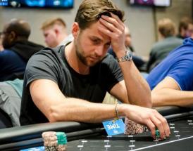 Jogador de poker estressado